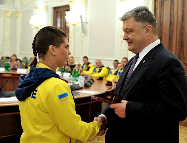 Петро Порошенко нагородив українську збірну «Invictus Games» Петро Порошенко нагородив українську збірну Invictus Games