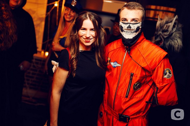 «Наречена для тата»-2: фотодобірка вечірки на честь Хелловіна наречена для тата