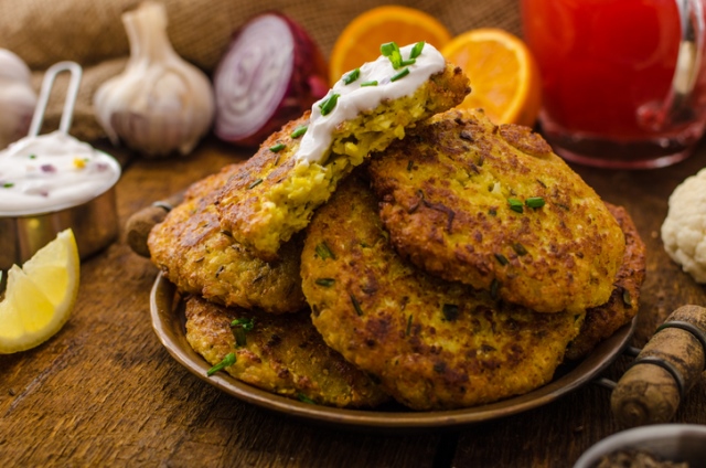 деруны с кабачком и цветной капустой