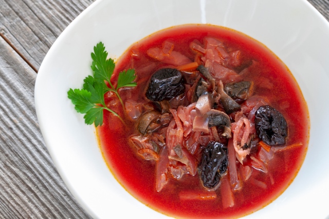 борщ с грибами и черносливом рецепт
