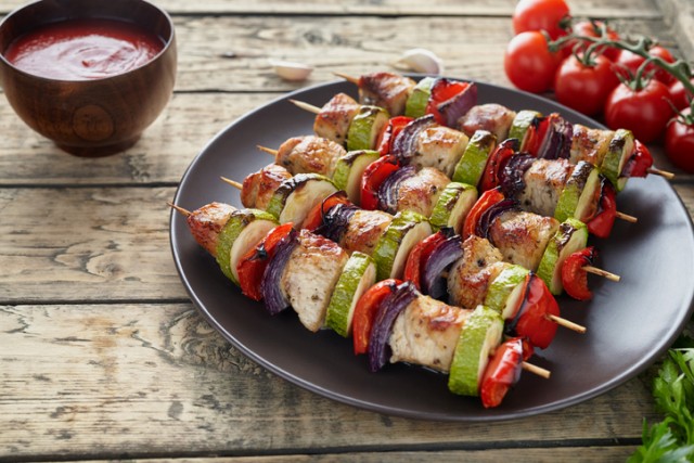 Шашлык из куриной грудки с овощами рецепт