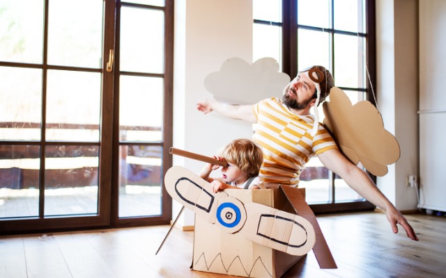 Дмитрий Карпачев рассказал, чем занять ребенка во время карантина супермама