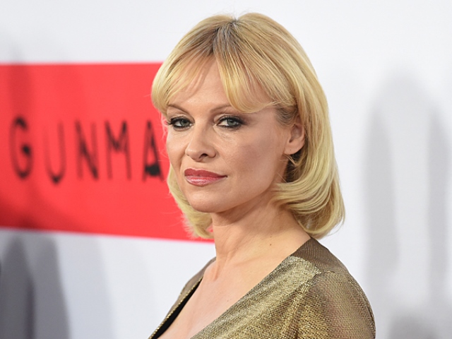 Памела Андерсон отримала титул графині Чорногорії 84298203