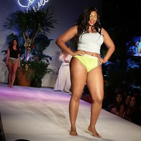 У Наоми Кэмпбелл появилась plus-size копия 4fe3d736300bada0217c94ef3b5d54de
