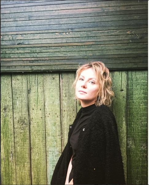 Рената Литвинова поразила поклонников снимком без макияжа 485x602_1_d389606ea9b9c136b67f0617f1e25871@485x602_0xd42ee437_9029955841443105013