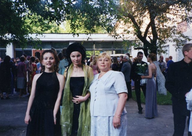 Регина Тодоренко, SunSay и другие звезды показали фото с выпускного вечера purpur002